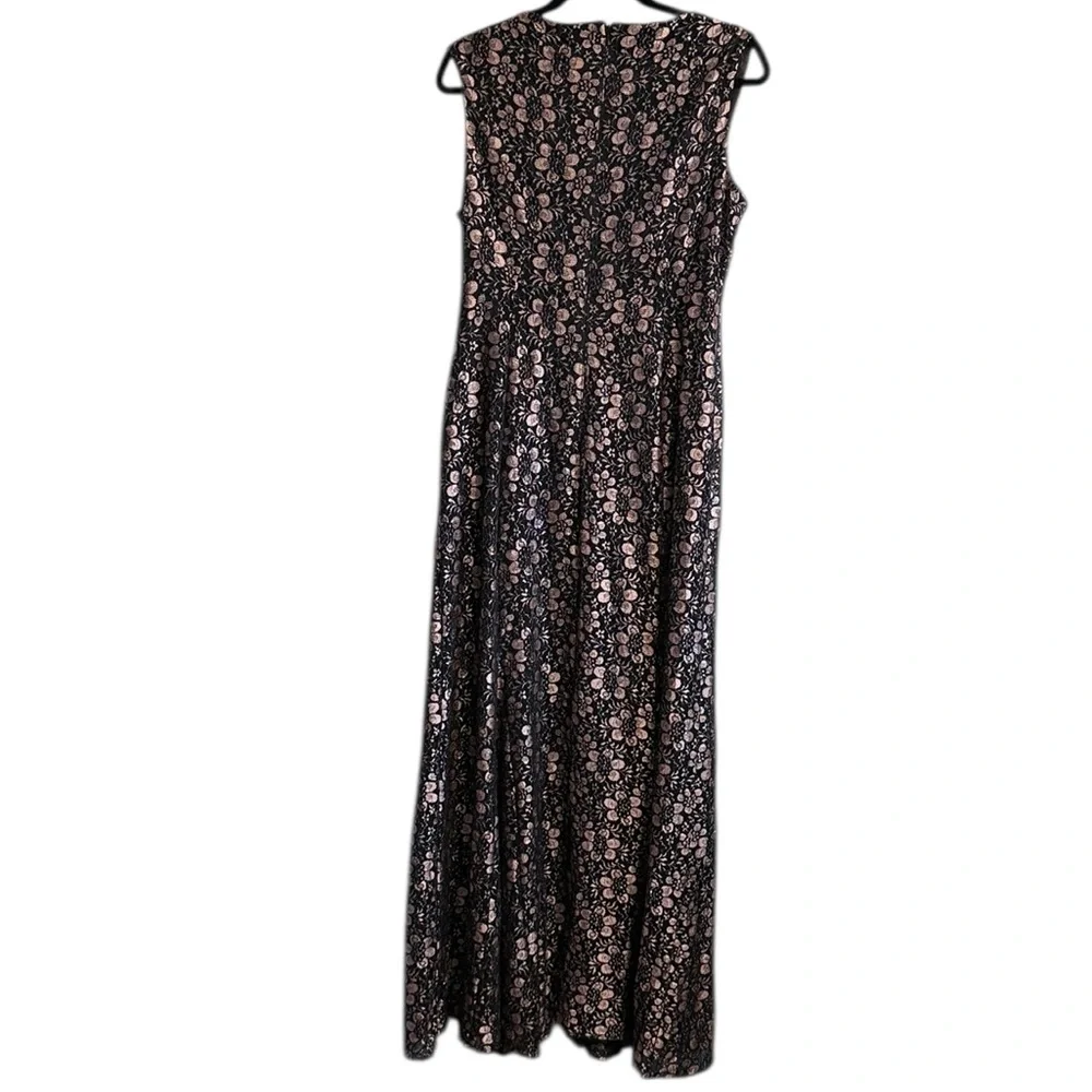 Tahari Arthur S. Levine Black Floral Lace Gown Champagne Lining Size 12 - Picture 3 of 12
